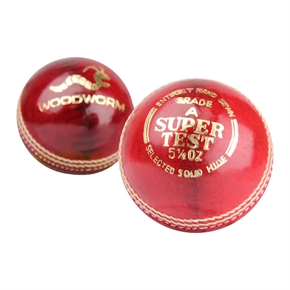 Woodworm Super Test 5 1/2oz Cricket Ball